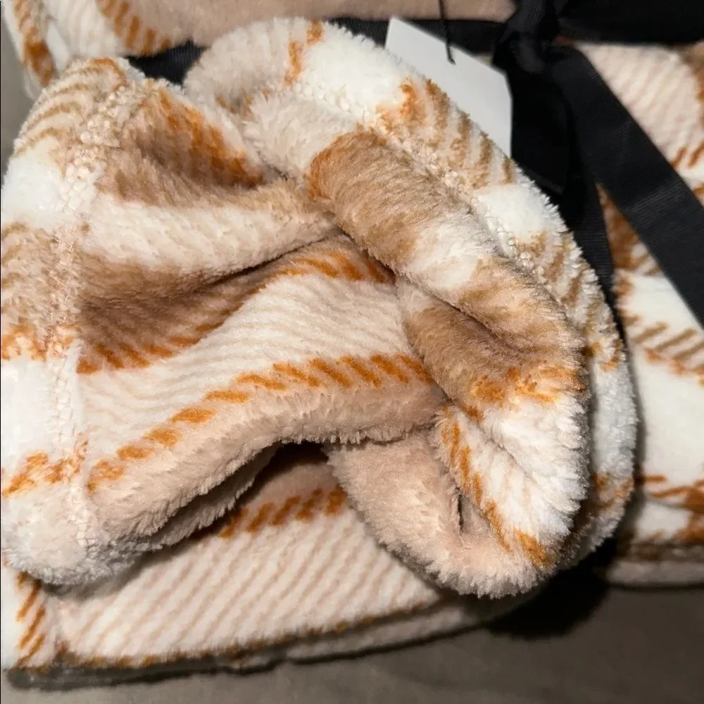 VERA BRADLEY Tan Ivory Brown Plaid Essential Throw Blanket in Fleece